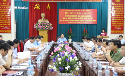 Nâng cao tính gương mẫu cho cán bộ, đảng viên theo gương Chủ tịch Hồ Chí Minh
